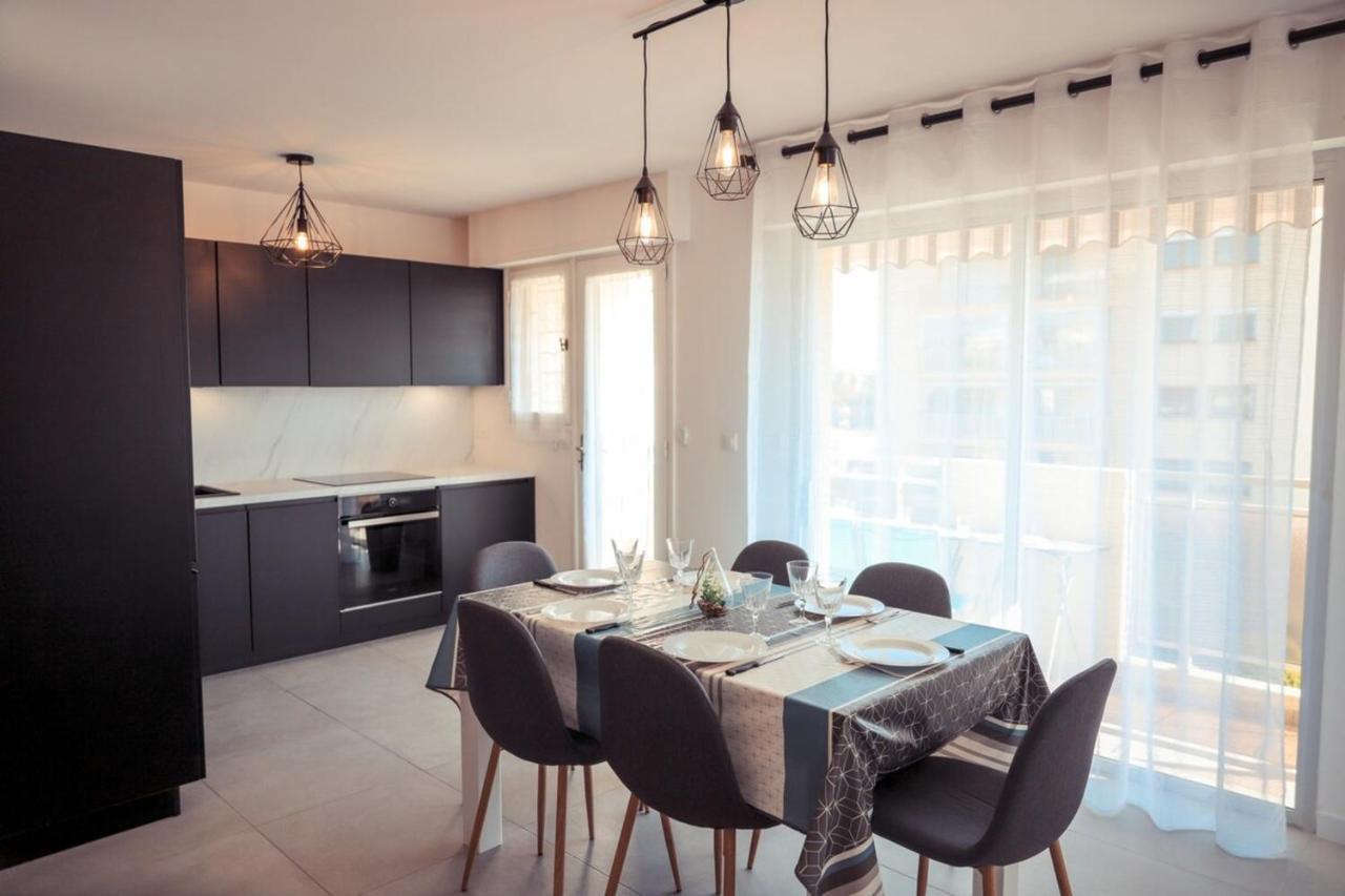 Chic Du Port Apartment *